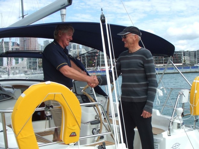 Rob Thexton of CharterLink and Lee Short. © International Marine Brokers New Zealand www.internationalmarine.co.nz